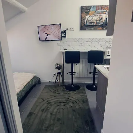 Le Petit Pierre A 5 Min De La Gare Apartment